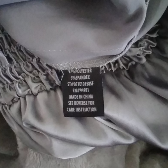 Forever 21 silky halter top - Picture 7 of 7